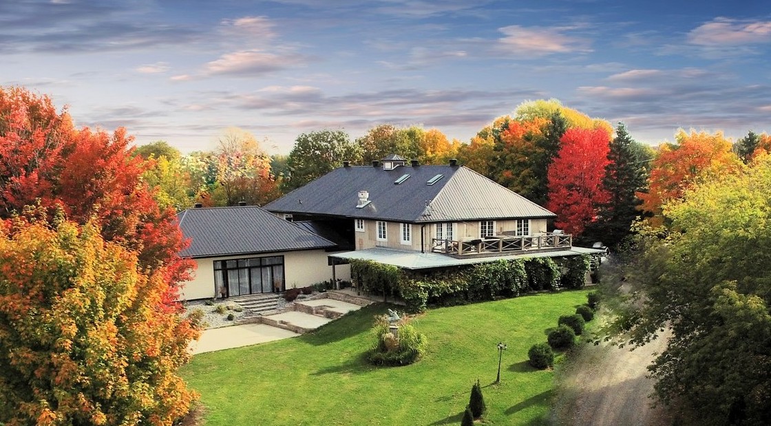 Auberge La Grange De LIle Québec Canada Restaurant & Vignoble La Grange de l'Île - Île d'Orléans : Île d'Orléans